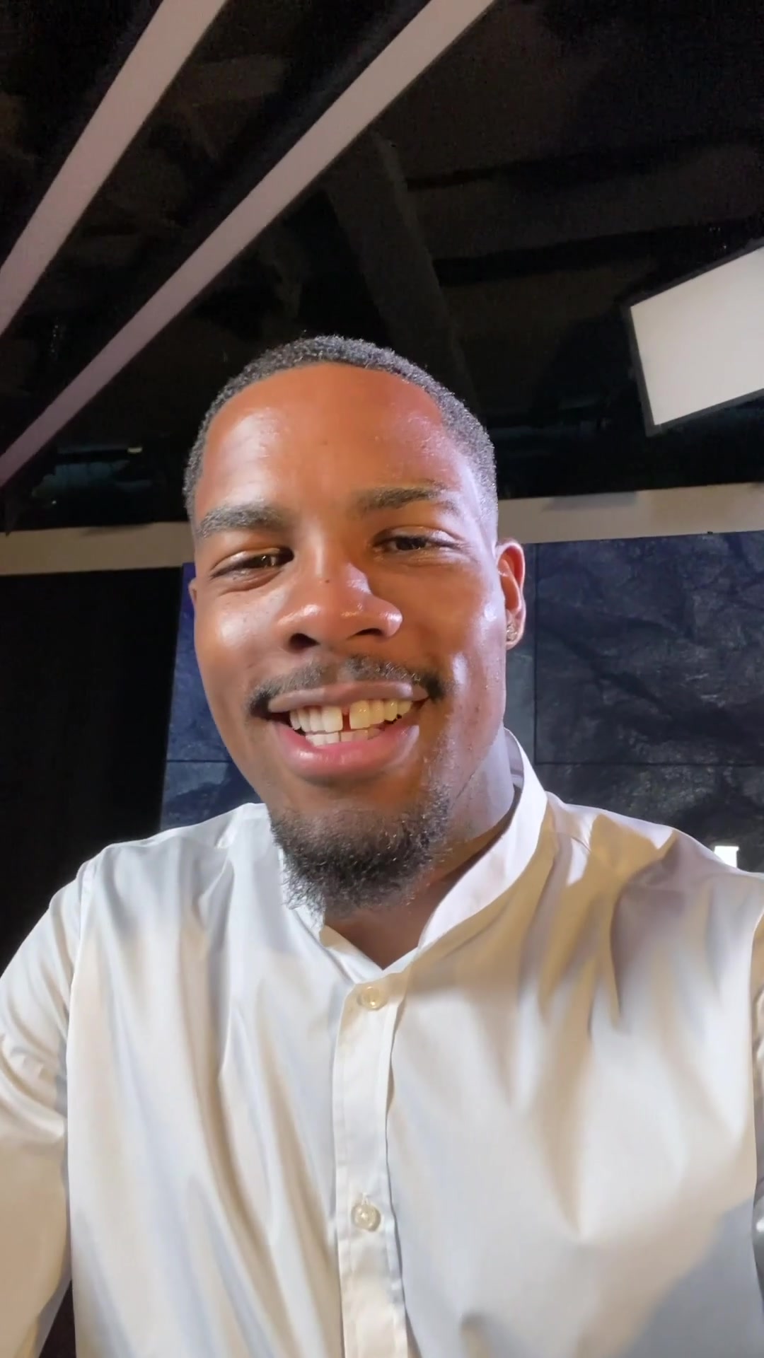 这新援看着踏实！迈尼昂向米兰球迷问好（迈尼昂加盟米兰）