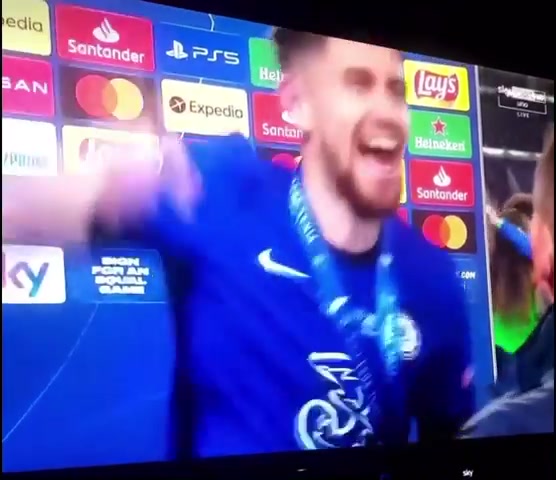 若日尼奥接受意大利天空体育采访时兴奋尖叫（若日尼奥选择意大利）