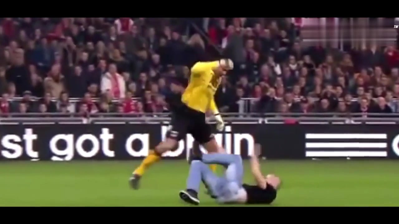 不服就干！足坛十大暴力干架时刻（足坛十大暴力事件）