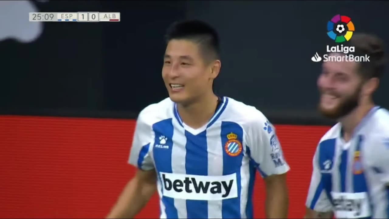 留洋首冠！武磊夺得西乙联赛冠军（留洋首冠!武磊夺得西乙联赛冠军视频）