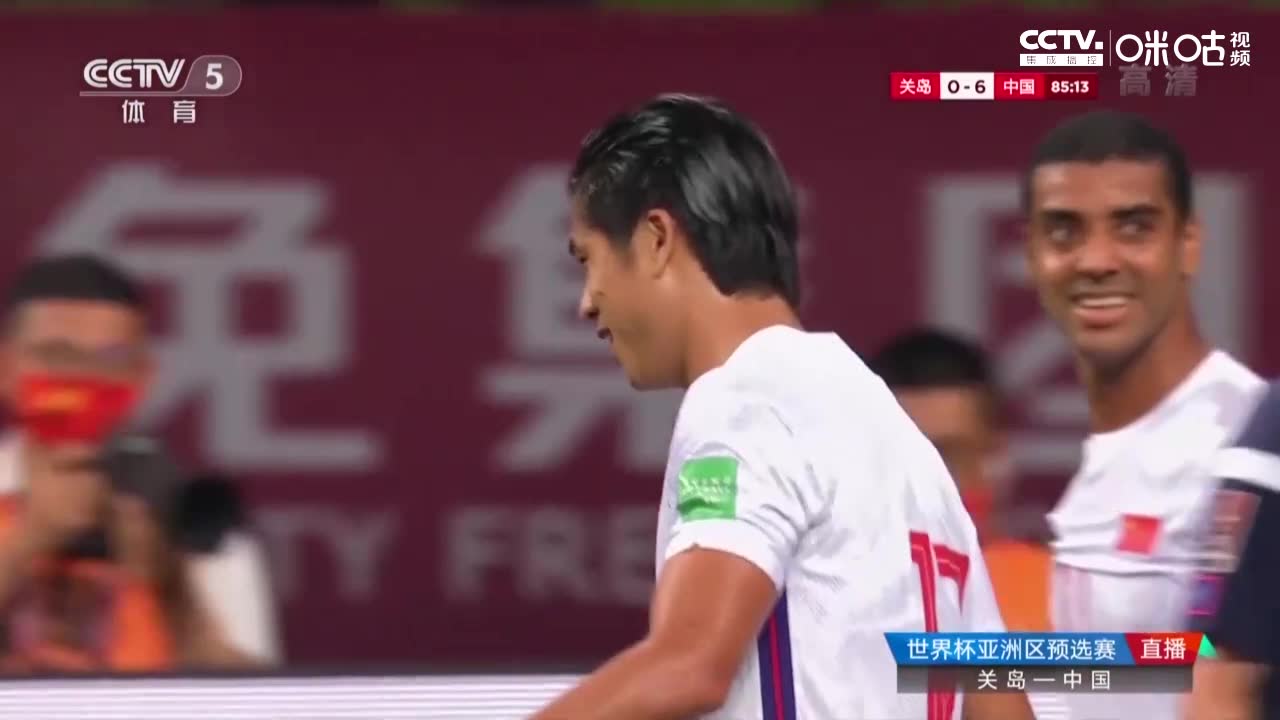 张玉宁错失绝好机会自己都笑了（张玉宁道歉）