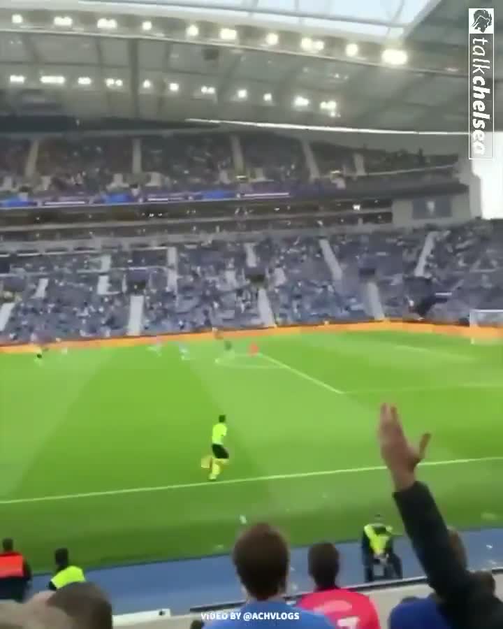 疯了！切尔西球迷看台见证哈弗茨进球（切尔西球员哈弗茨）