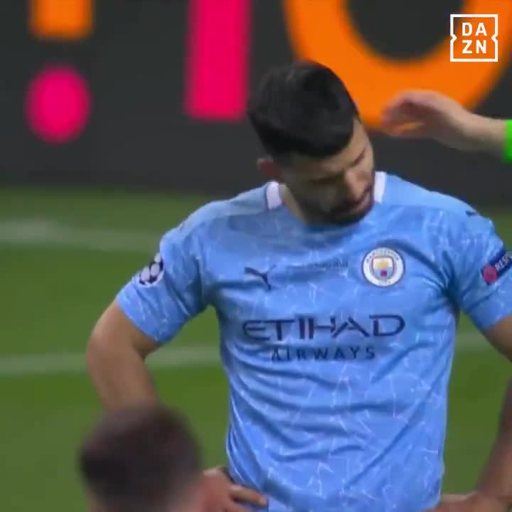 曼城错失欧冠冠军 阿奎罗赛后掩面哭泣（曼城阿奎罗绝杀）