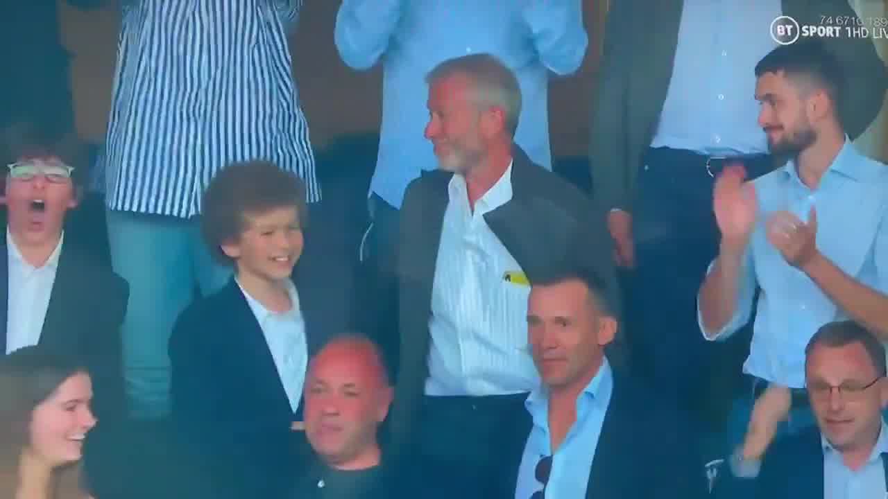 切尔西打破僵局！看台观战的阿布与舍瓦击掌庆祝（切尔西阿布入主前）