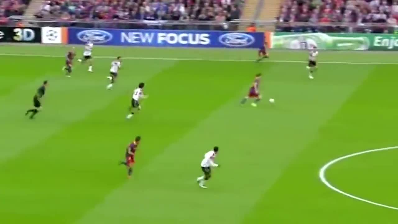 防的漂亮！朴智星飞身成功抢断梅西（朴智星 梅西）