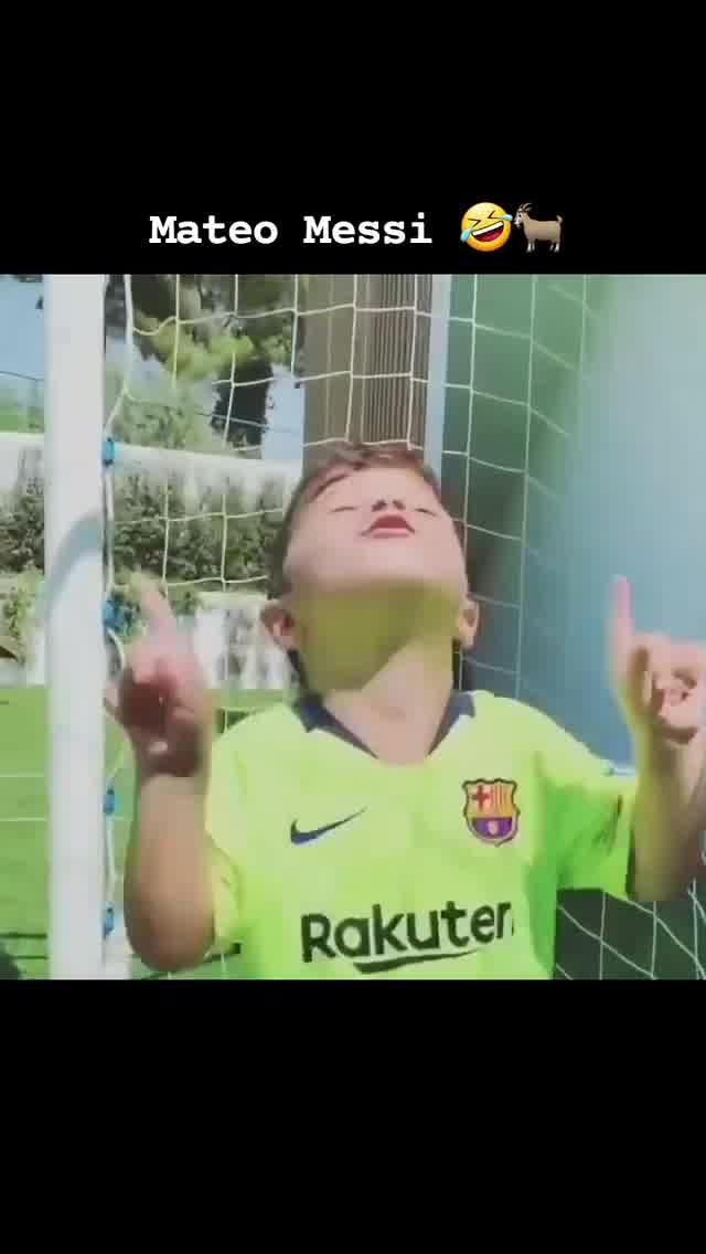 有模有样！马特奥模仿老爸庆祝动作（上海大学自动化学院研究生）