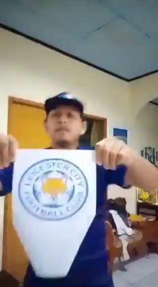 无缘欧冠！切尔西球迷扔队旗回击莱斯特城（切尔西对战莱斯特城）