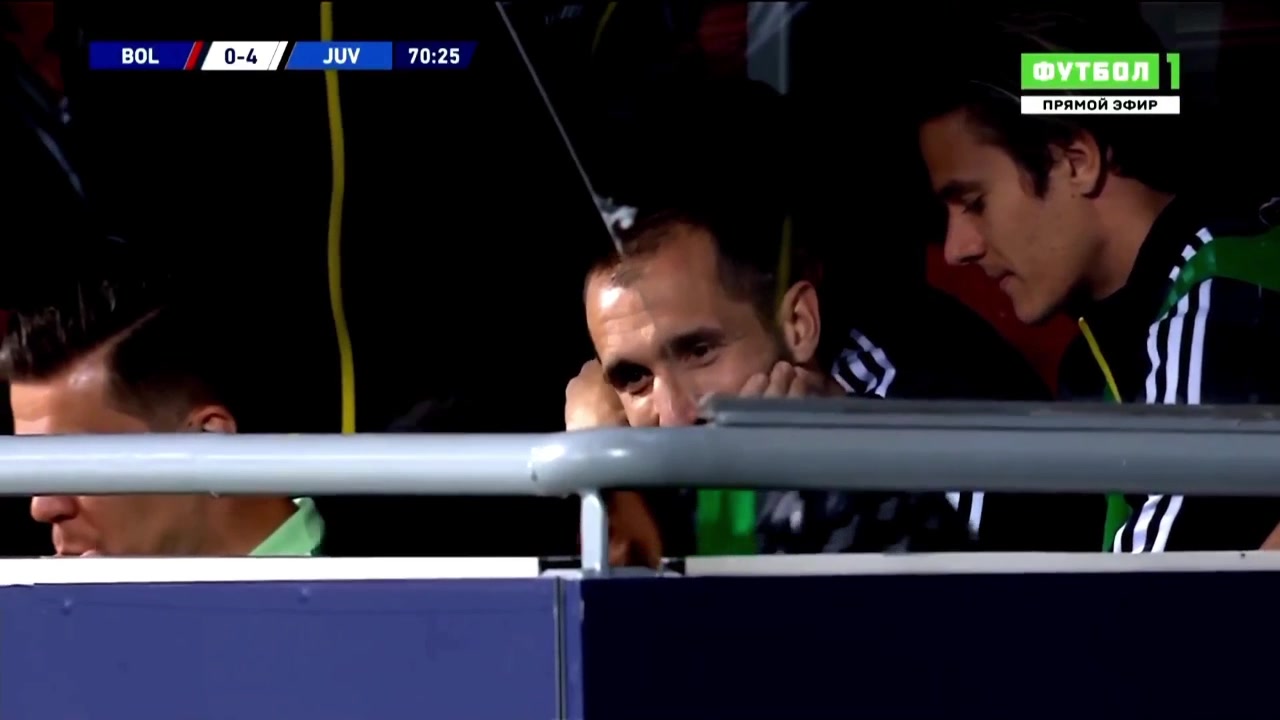 得知那不勒斯被扳平 尤文替补席喜笑颜开（那不勒斯和尤文）