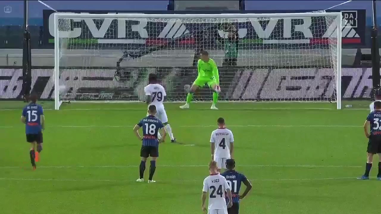 米兰打破僵局!凯西主罚点球一蹴而就(米兰球员凯西)