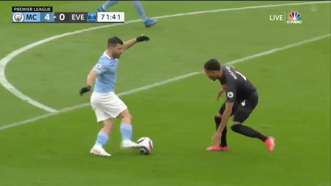 谢幕表演！阿奎罗禁区扣晕后卫外脚背破门（阿奎罗集锦）