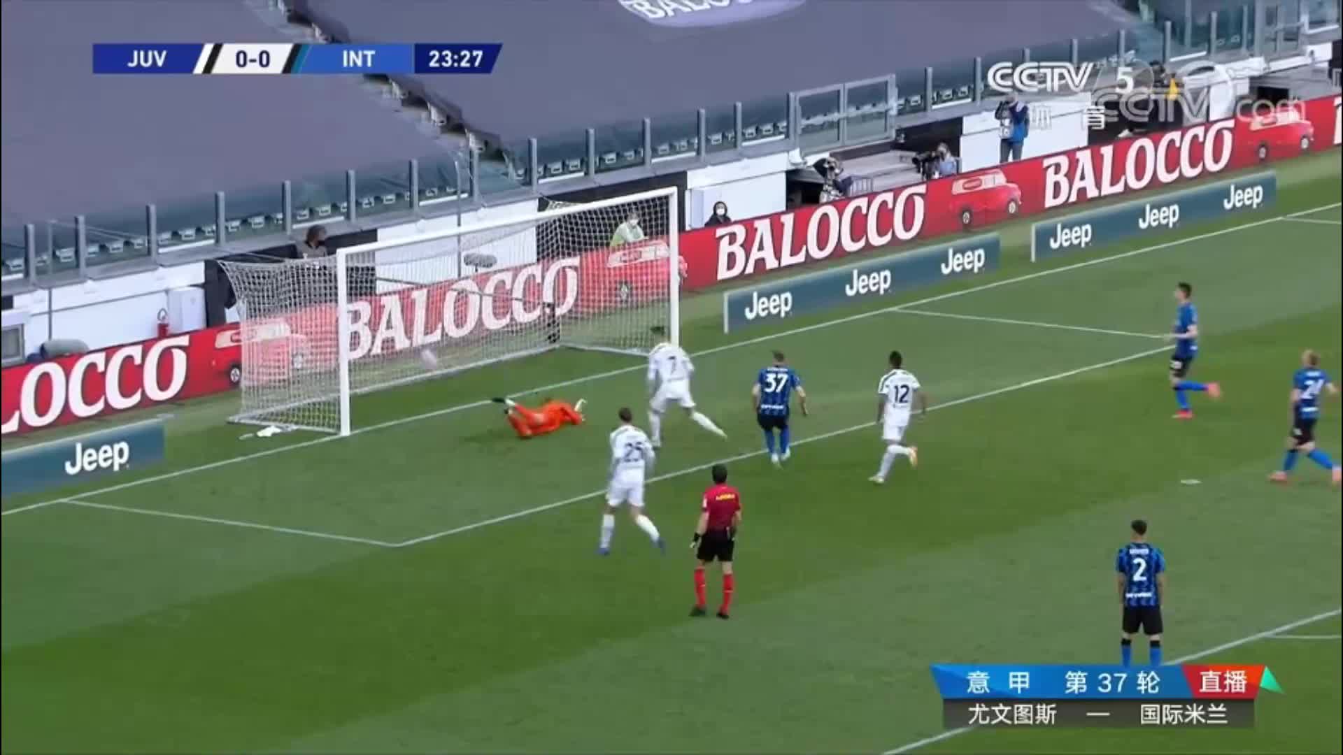 惊险万分！C罗点球被扑 随后补射破门（c罗点球被扑出）