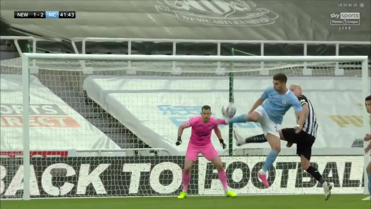 神来之笔！费兰-托雷斯脚后跟蝎子摆尾骚气破门（费兰·托雷斯）