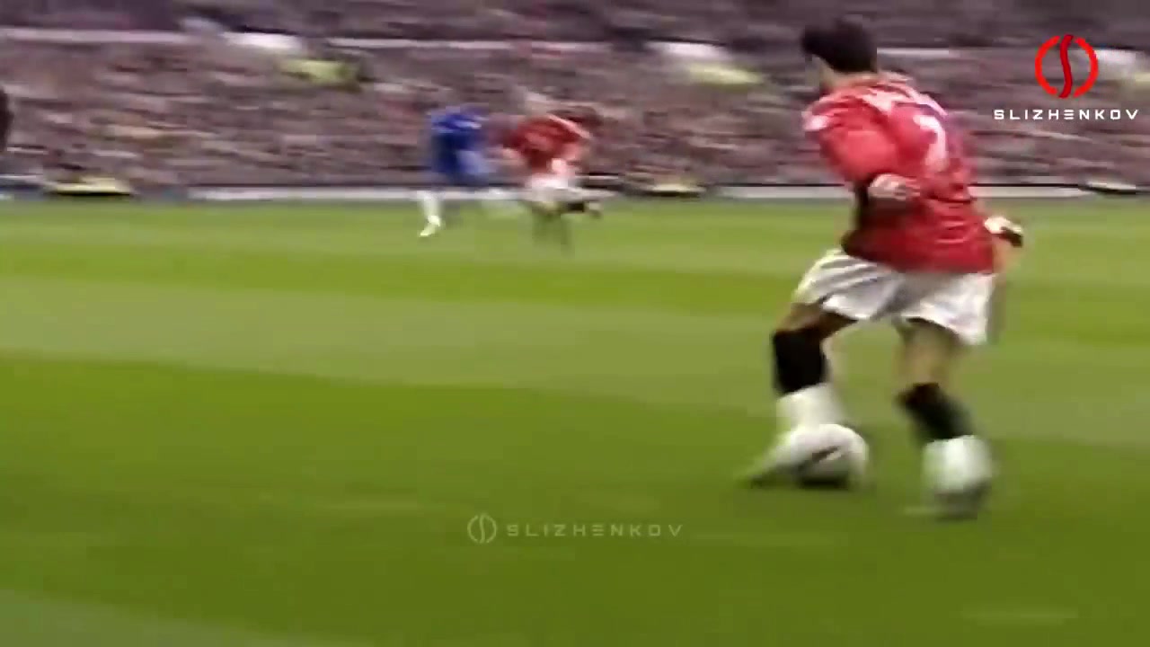 花哨飘逸！当C罗展示花式足球技艺（c罗花式足球视频）