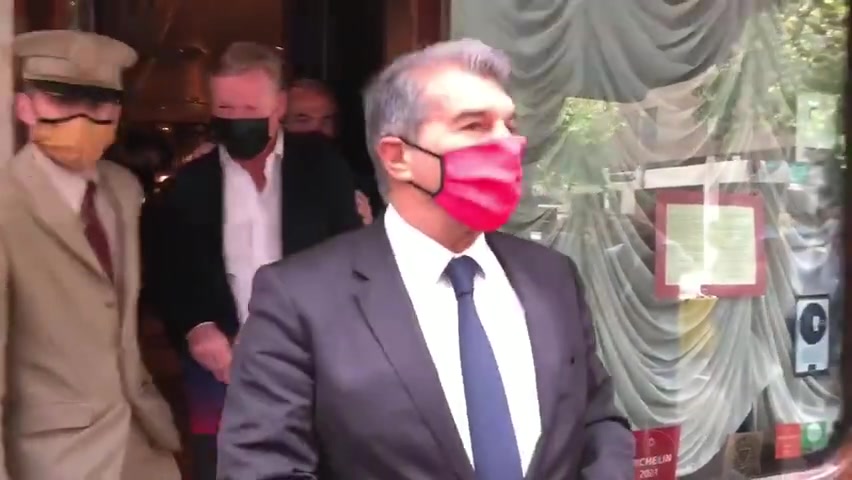 拉波尔塔和科曼结束会议，双方表示很友好（拉波尔塔已与科曼交流下赛季计划 签两中卫）