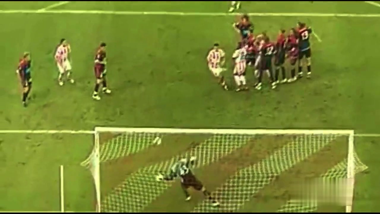 桑巴足球鬼才！妖刀里瓦尔多任意球什么水平？（里瓦尔多瓦刀）