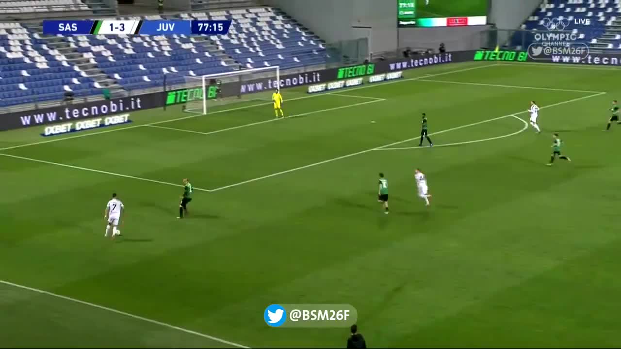 C罗假动作晃倒对手后射门击中立柱（c罗假动作晃倒对手后射门击中立柱有影响吗）