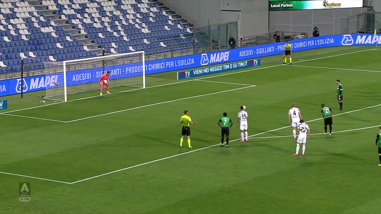 宝刀不老！布冯比赛中扑出对手点球（布冯比赛视频）