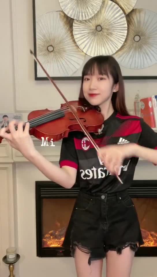 FORZA MILAN！听美女小提琴演奏的米兰队歌如何？（国际米兰队歌小提琴版）