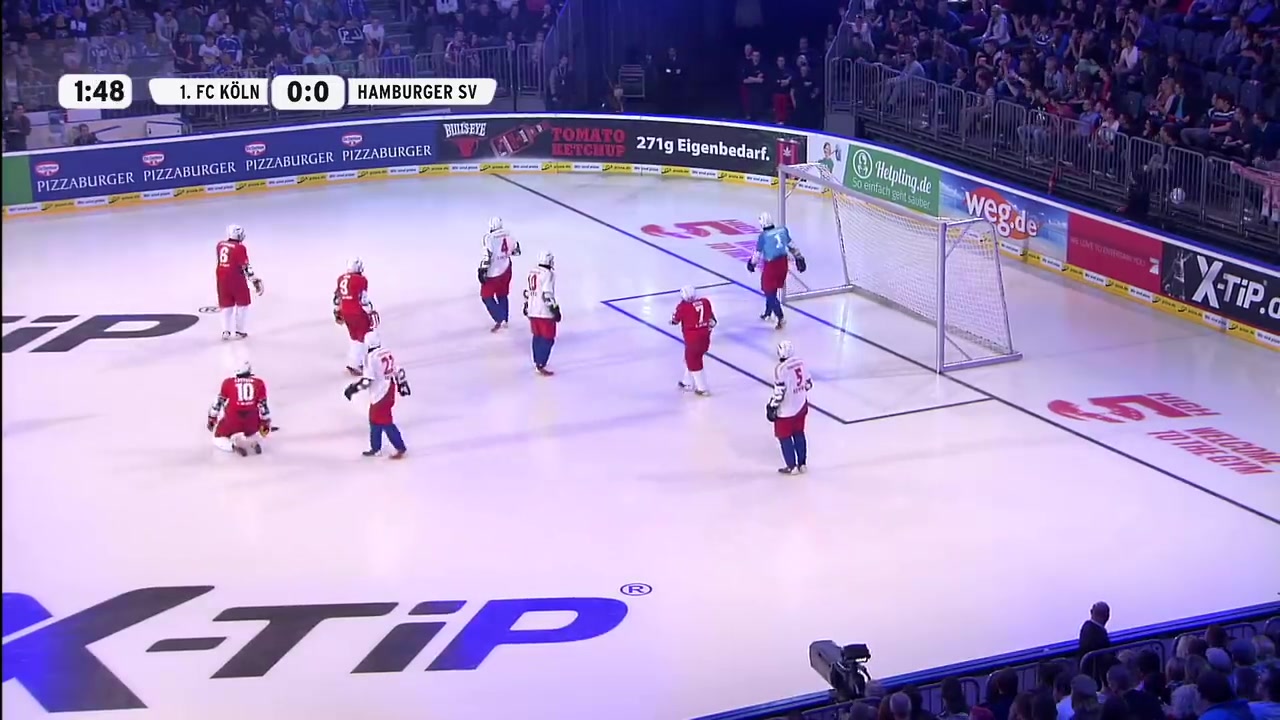 科隆vs汉堡的不一样足球比赛，跑起来就是摔倒的下场（科隆和汉堡哪个好玩）