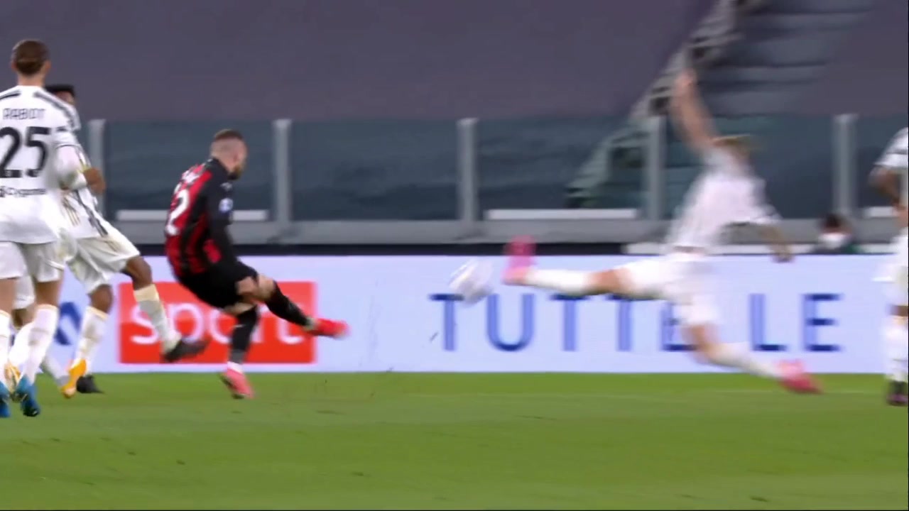 绝对的死角！雷比奇兜射世界波破门 米兰再下一城（意甲-雷比奇破门+伤退 米兰2-1罗马落）