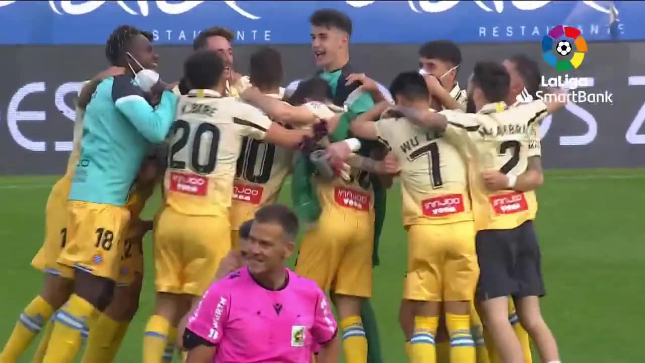 提前4轮冲上西甲！西班牙人赛后庆祝球队提前升级（西班牙人西甲比赛时间）