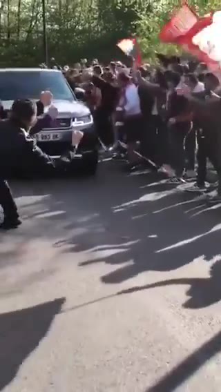 35岁伊尔马兹联赛15球受里尔球迷热捧（伊尔马兹转会里尔）