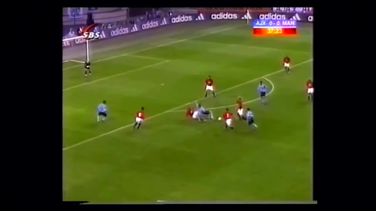 小贝怒斥奉先！伊布遭费迪南德铲翻后暴怒（伊布 傅）