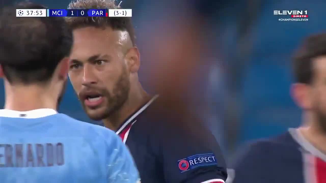 怒了！内马尔带球遭B席放翻（内马尔带球视频）