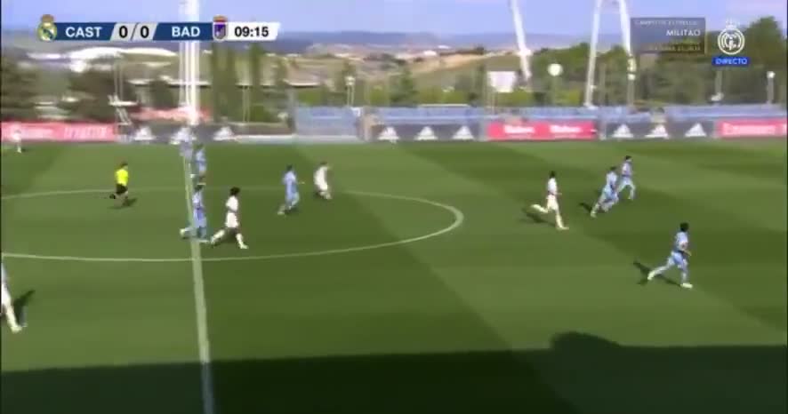 皇马B队小将阿里巴斯中场吊射破门（阿里巴斯 皇马）