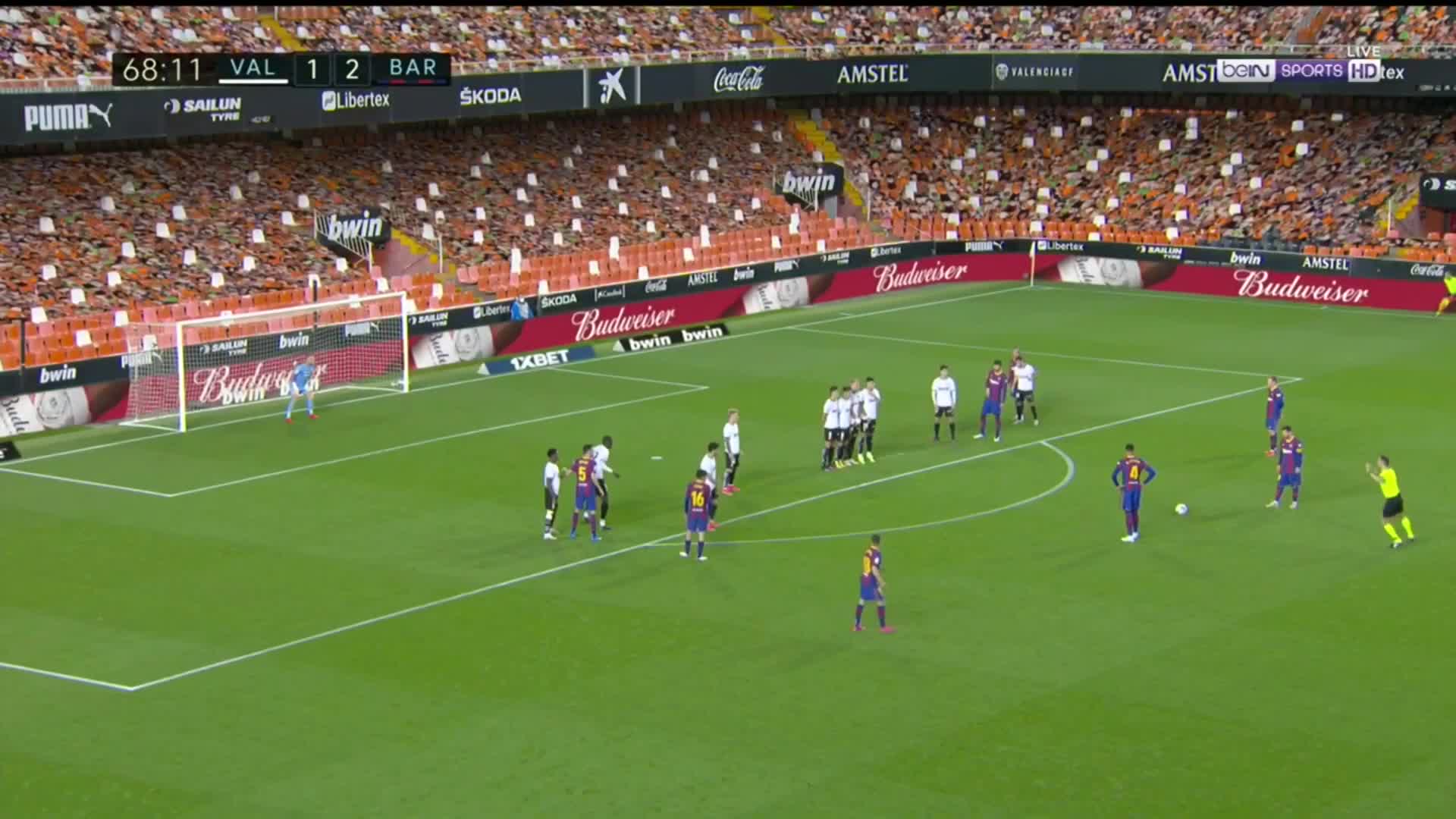 梅西任意球破门后梅吹解说员激动嘶吼