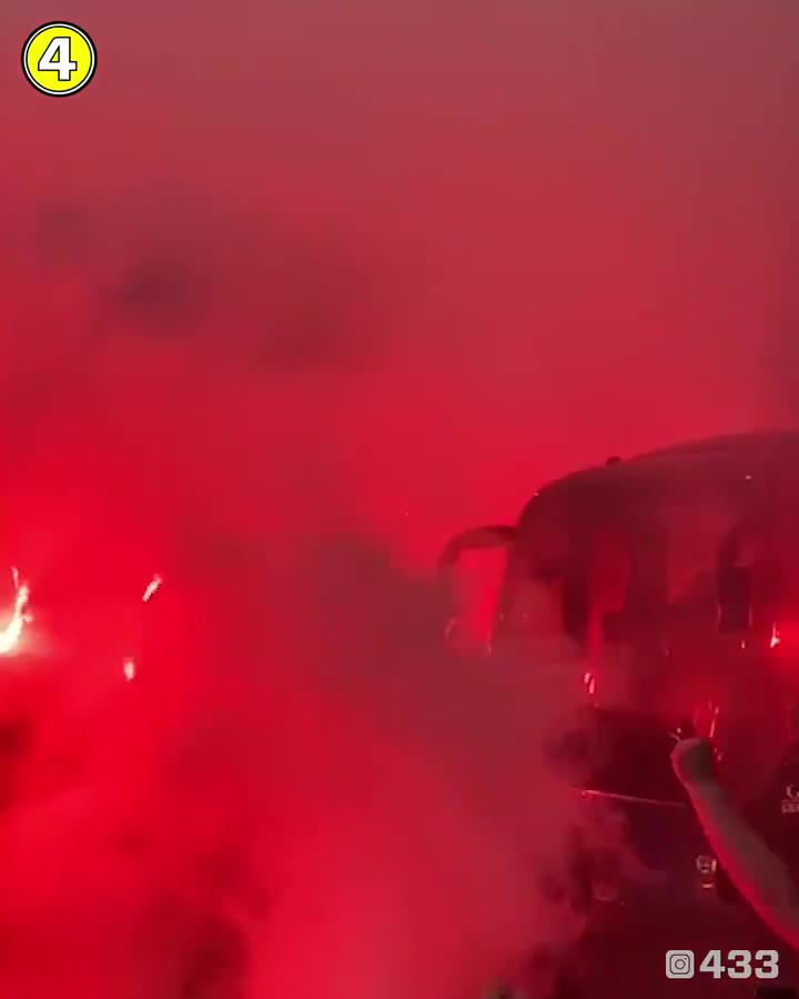 好家伙！疯狂巴黎球迷将大白天熏成黑夜（疯狂的巴黎环路）