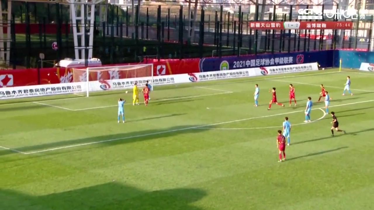 中甲淄博蹴鞠后卫离奇乌龙让解说无F**K说（中甲淄博蹴鞠老板）