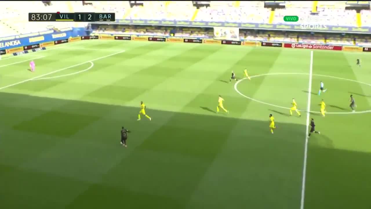 德容糟糕射门后场边的科曼愤怒大吼（德容和科曼）