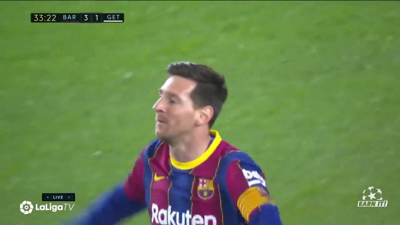 和门柱来了一个二过一？梅西右脚射门中柱左脚补射破门（梅西打门柱）