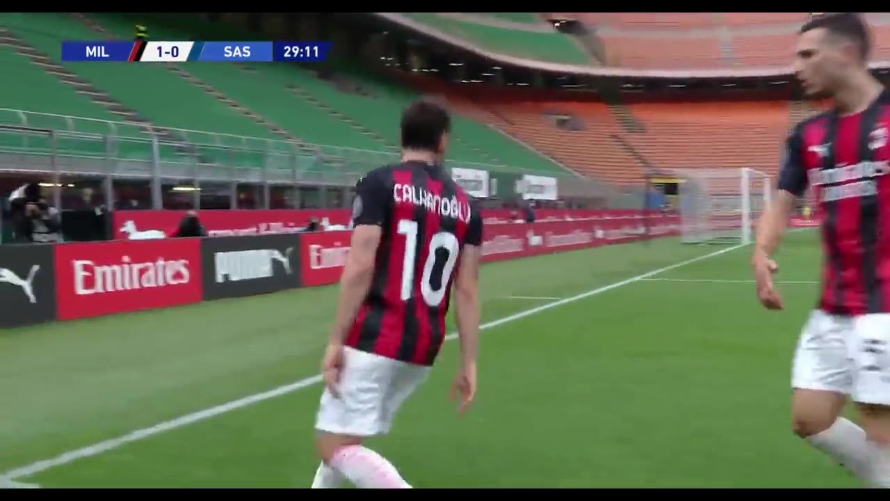 这就是米兰10号!恰尔汗奥卢弧线球破门 伊布场边鼓掌点赞(米兰恰尔汗奥卢价格)