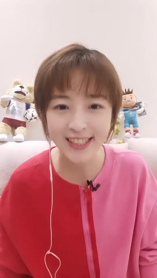 可可爱爱杨指导！原央视主持人杨茗茗向吧友问好（央视主持人杨茗茗简介）