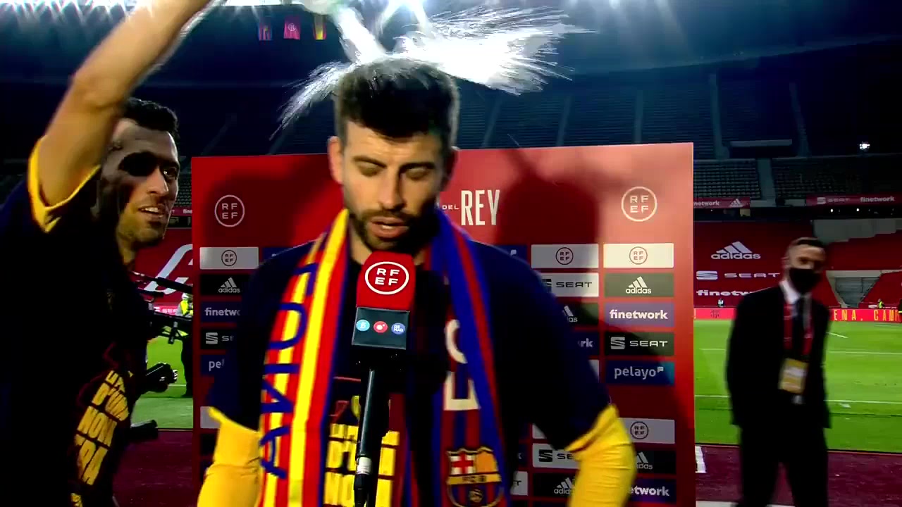 突袭！皮克遭布茨克斯水浇头（布斯克茨 皮克）