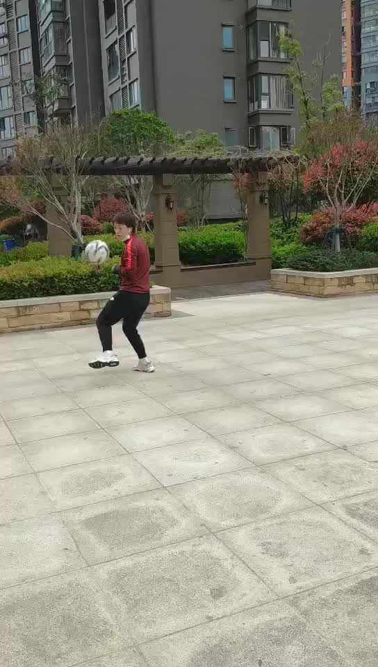 严格要求自己！王霜疫情期间坚持练球（王霜练球视频）