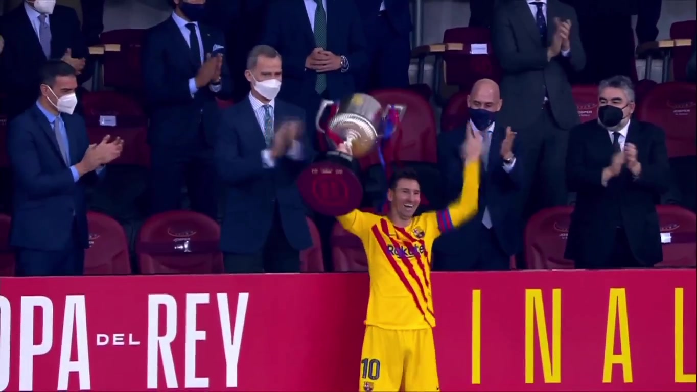 巴萨夺冠！西班牙国王杯冠亚军颁奖仪式录播（西班牙国王杯2020巴萨）