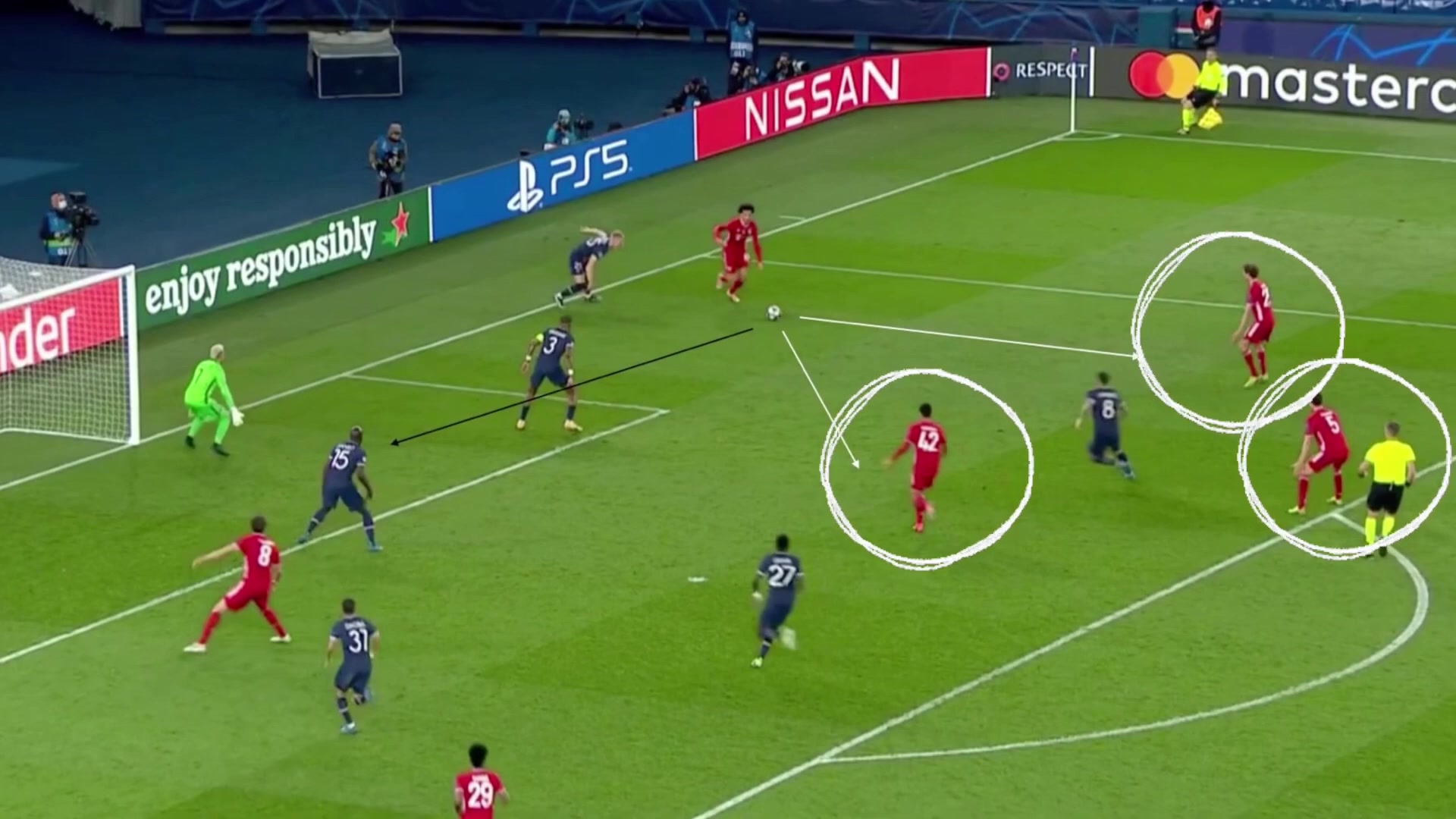 赛后评分8分！让球迷疯狂吐槽的“萨不传”（萨不萨啥意思）