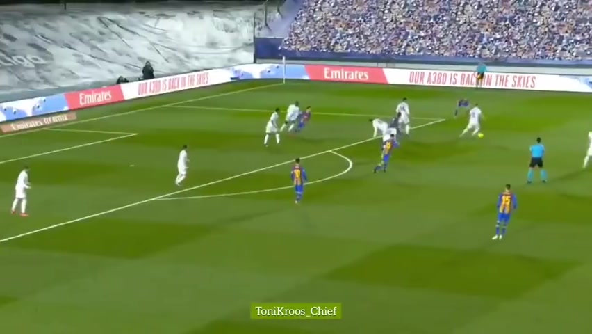 “平平无奇的一场大师表演” 克罗斯vs巴萨个人集锦（克罗斯去巴萨）