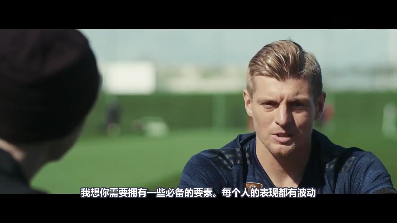 【中字】克罗斯教你如何成为一名优秀的中场球员（克罗斯是什么类型中场）