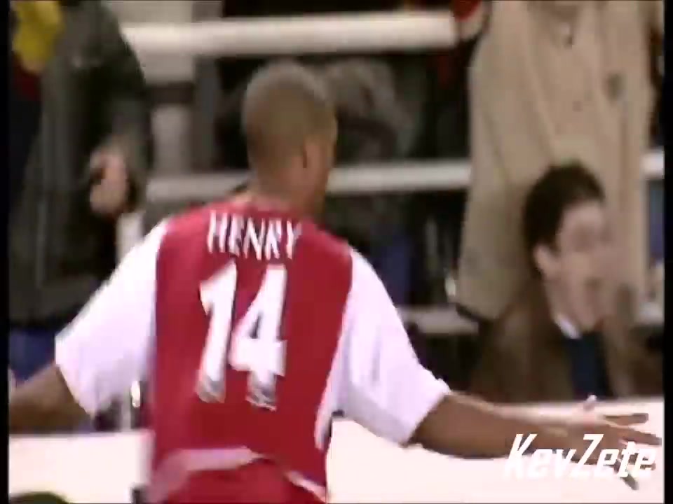 谁与争锋！亨利4夺英超金靴 大帝出征寸草不生