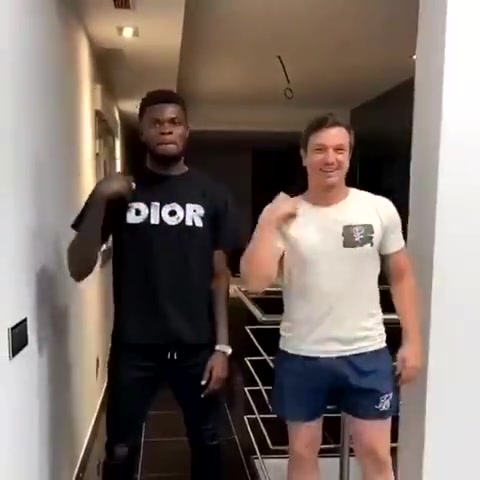 大战之前心情不错！托马斯和朋友自嗨（托马斯和朋友视频）