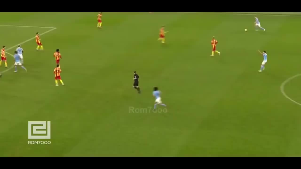 续约曼城！看看德布劳内大师级传球（曼城德布劳内传球gif）