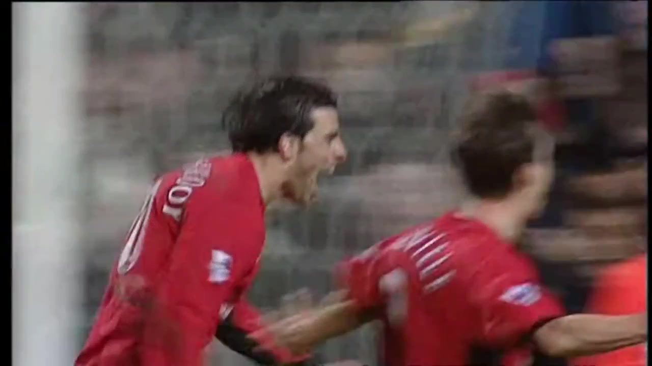 小禁区之王！天才射手范尼巅峰单赛季44球（范尼射门）