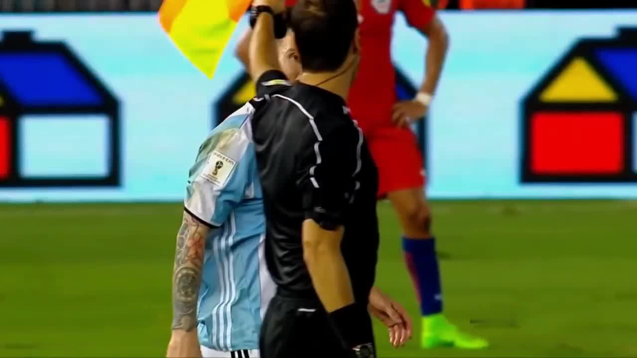 太冤了！裁判扼杀梅西的十大好球（梅西用裁判过人）