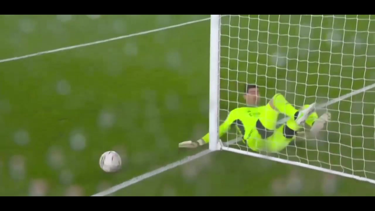 险些酿成大错！库尔图瓦在门线上演极限解围（库尔图瓦资料）