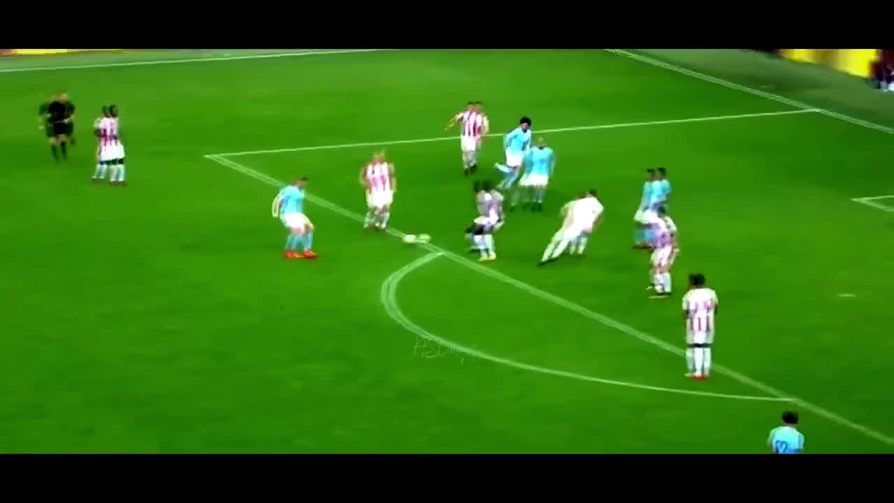 中场大脑+喂饼大师！世界级中场德布劳内（最强中场德布劳内）