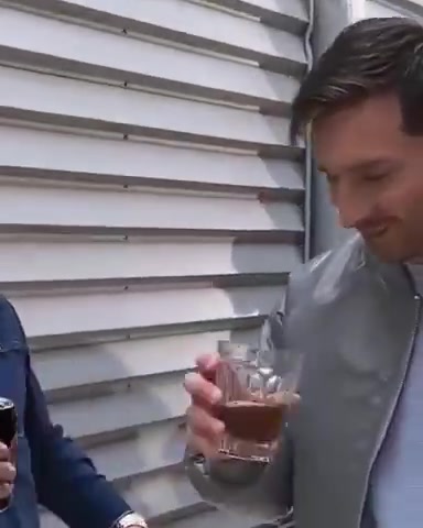 又整科幻片！梅西百事可乐广告（梅西百事可乐广告真的吗）